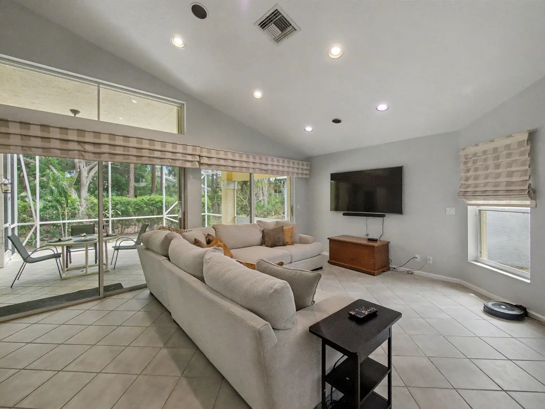 Photo of 157 Harbor Lake Circle
