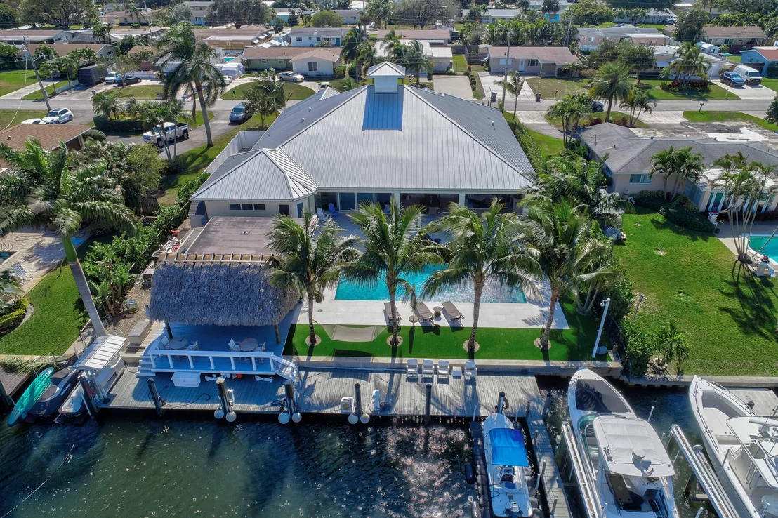 Photo of 2385 Edgewater Drive
