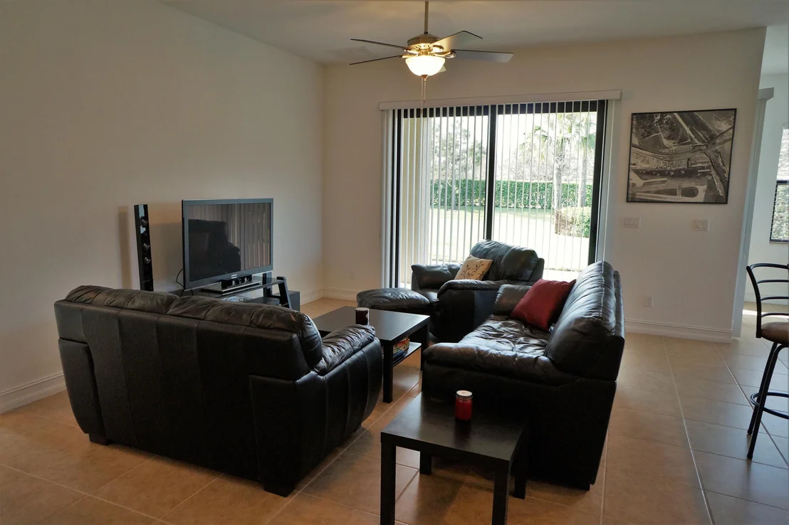 Photo of 4667 57th Lane