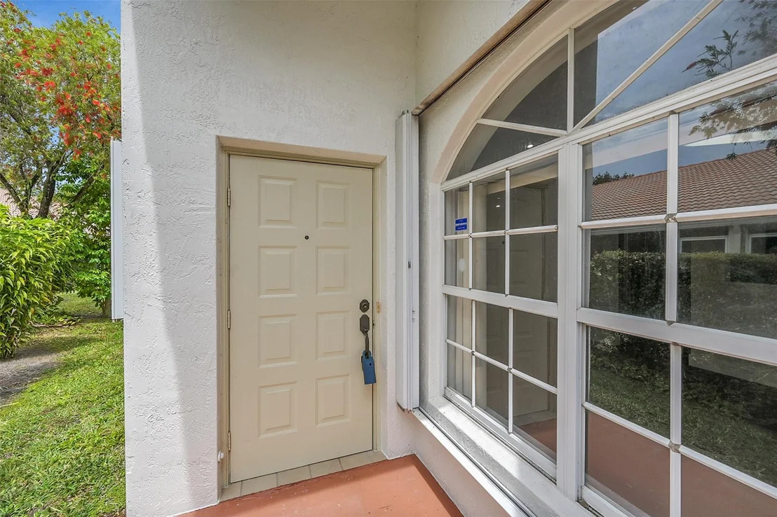 Photo of 6141 Heliconia Road