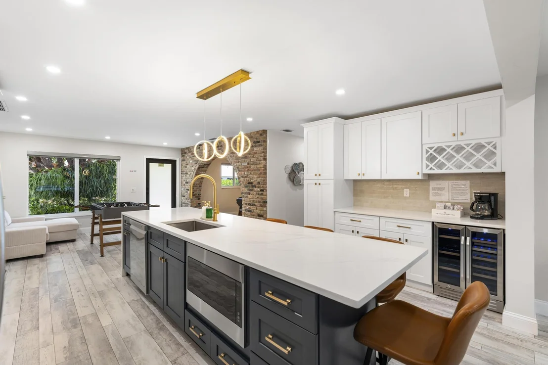 Photo of 8416 Pine Tree Lane