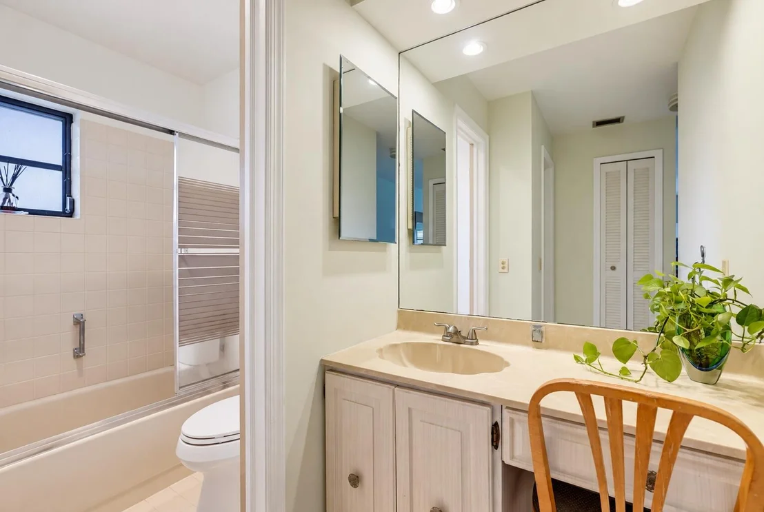 Photo of Unit A at 4696 Greentree Path