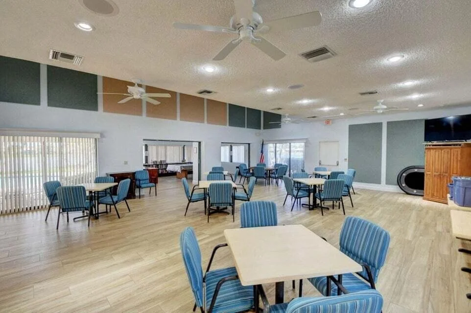 Photo of 5304 Mirror Lakes Boulevard