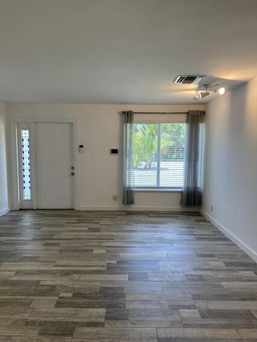 Photo of 528 Date Palm Drive