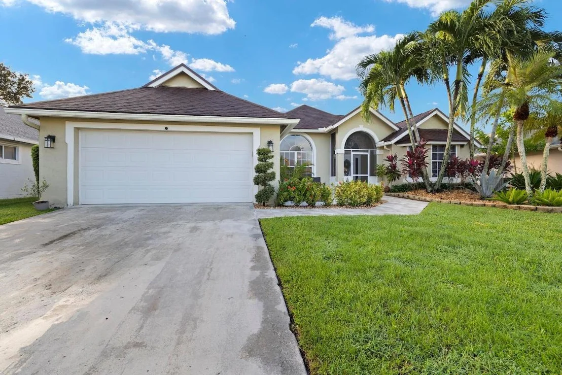 Photo of 1380 Hideaway Bend