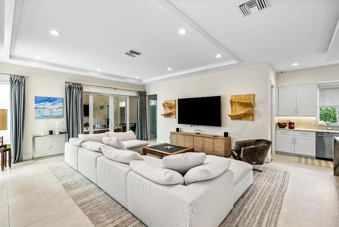 Photo of 217 Gulfstream Boulevard