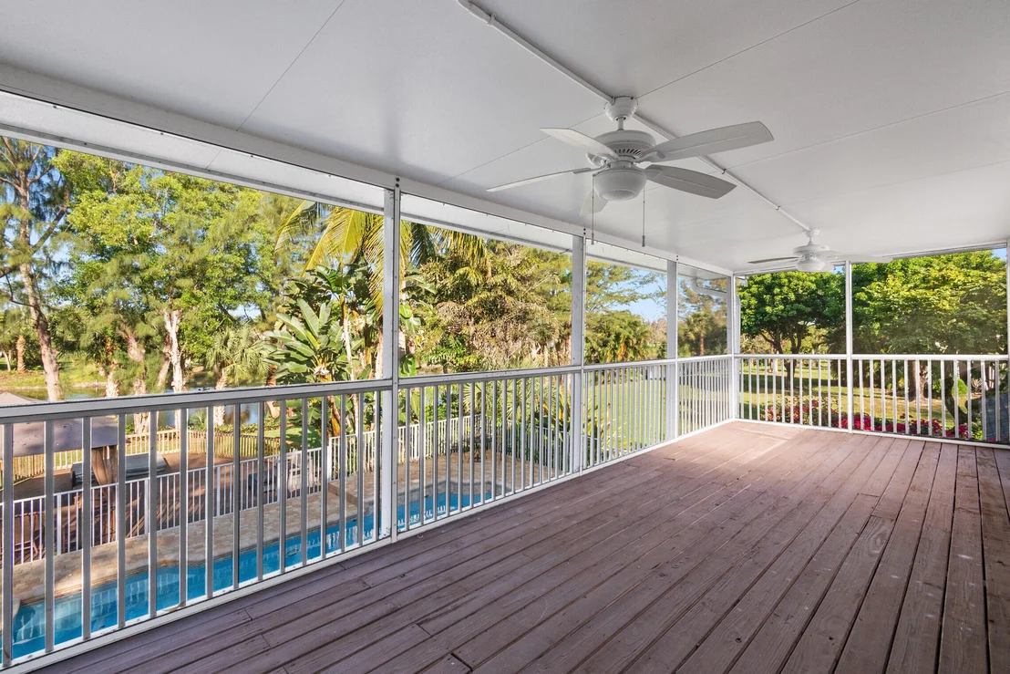 Photo of 965 Whippoorwill Row