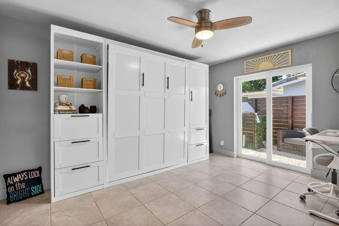 Photo of 1530 W River Drive