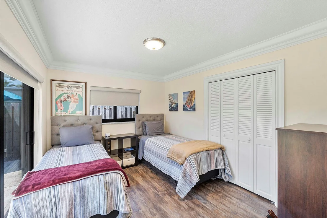 Photo of 2500 NE 46th Street