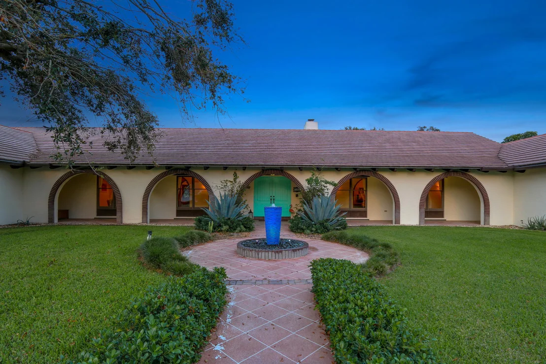 Photo of 160 SE Turtle Creek Drive