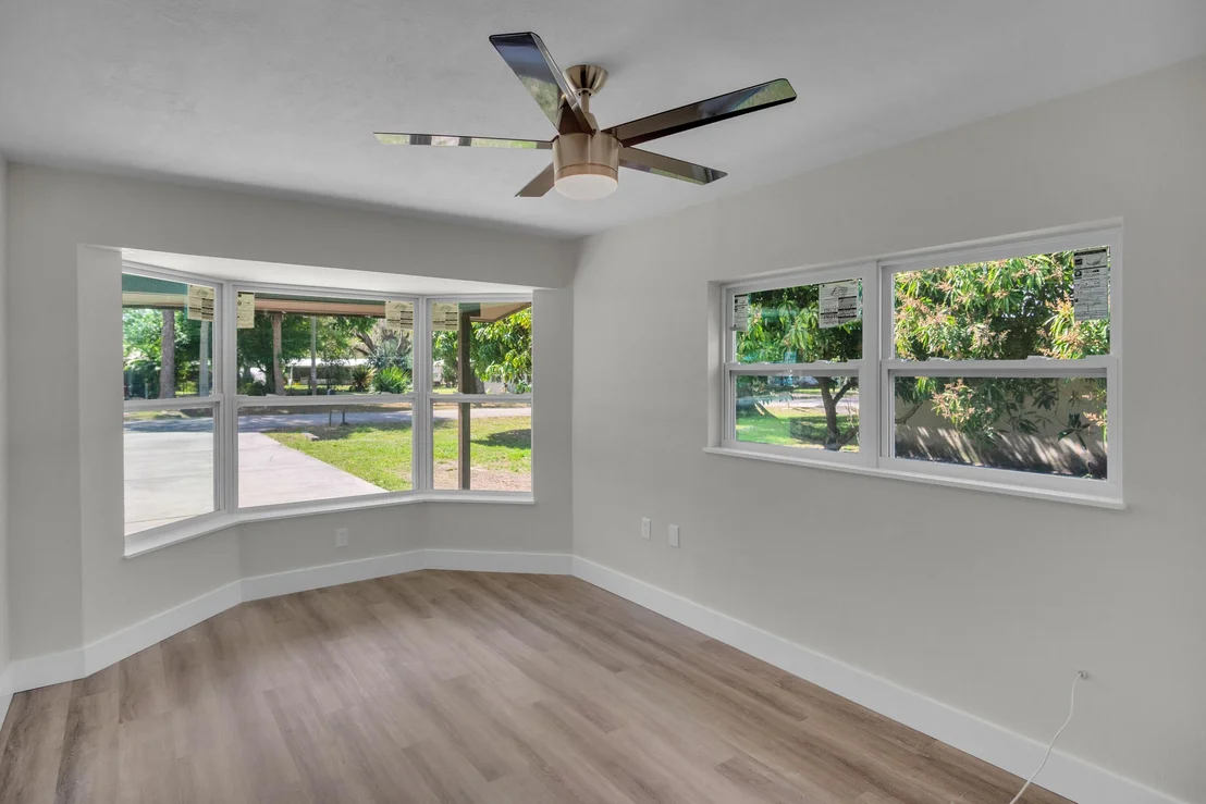 Photo of 817 SE 9th Court