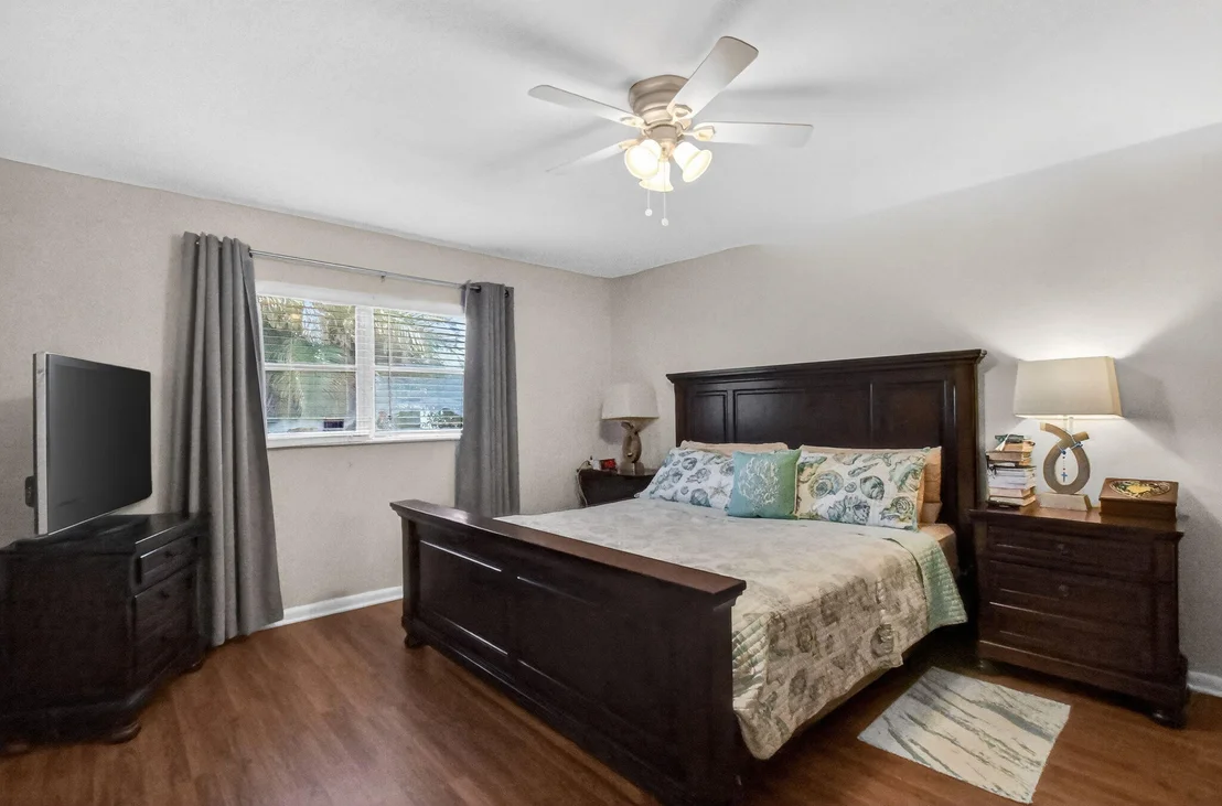 Photo of 6277 Overland Place