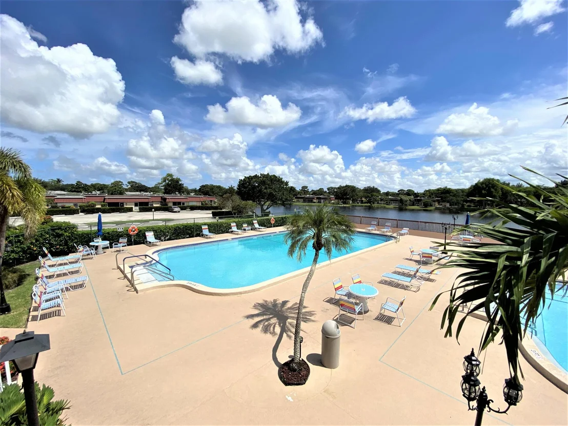 Photo of 290 Cape Cod Circle