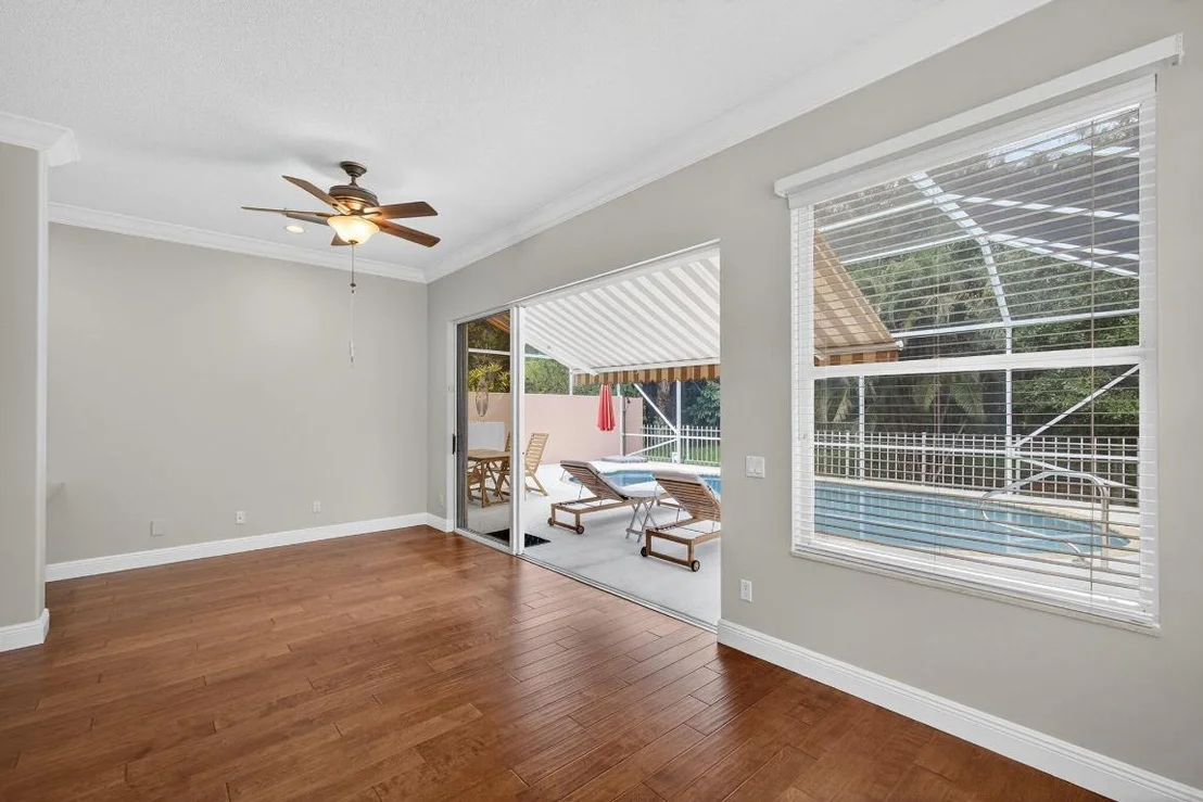 Photo of 130 S Hampton Drive