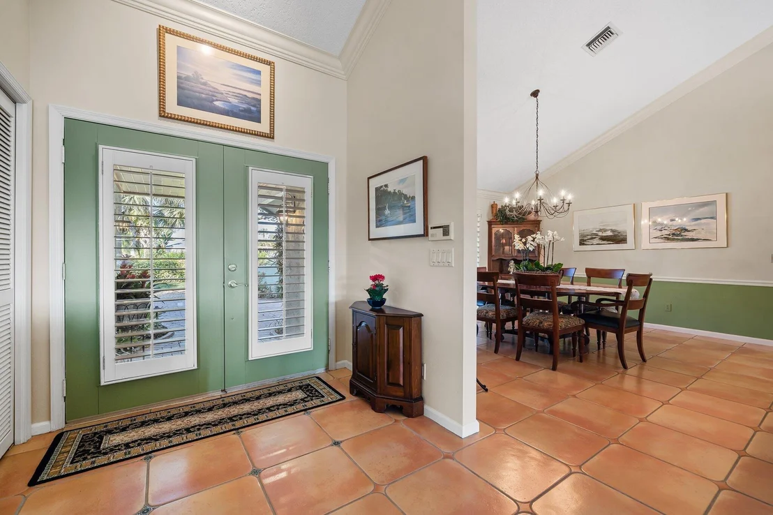 Photo of 41 SE Saddleback Road