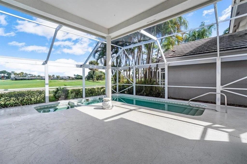 Photo of 325 Eagleton Golf Drive