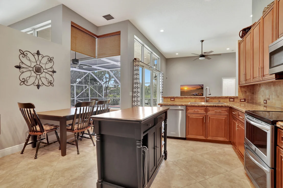 Photo of 5648 NW 100th Way