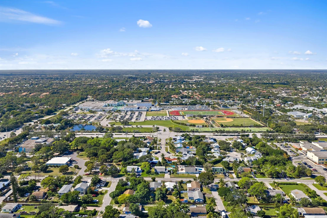 Photo of 404 Highwood Circle