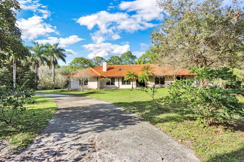 Photo of 11969 165th Road N