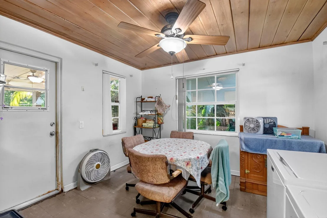 Photo of 3582 Davis Road