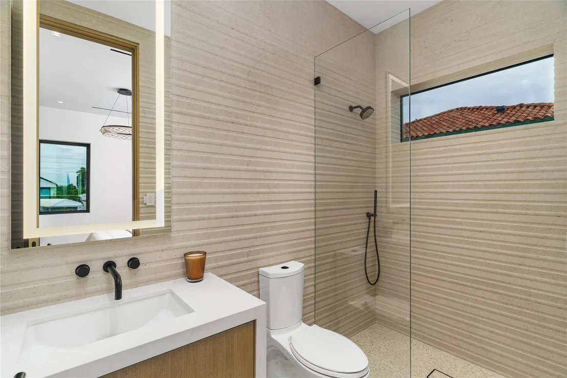 Photo of 6107 N Ocean Boulevard