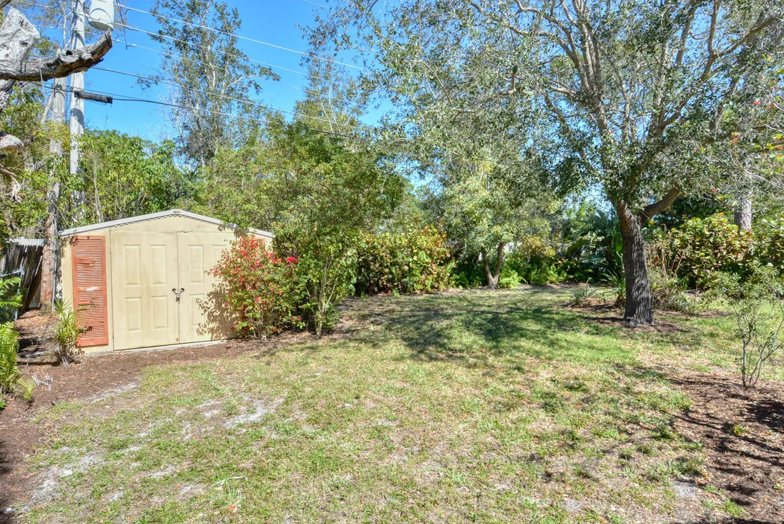 Photo of 2359 NW Sunset Boulevard