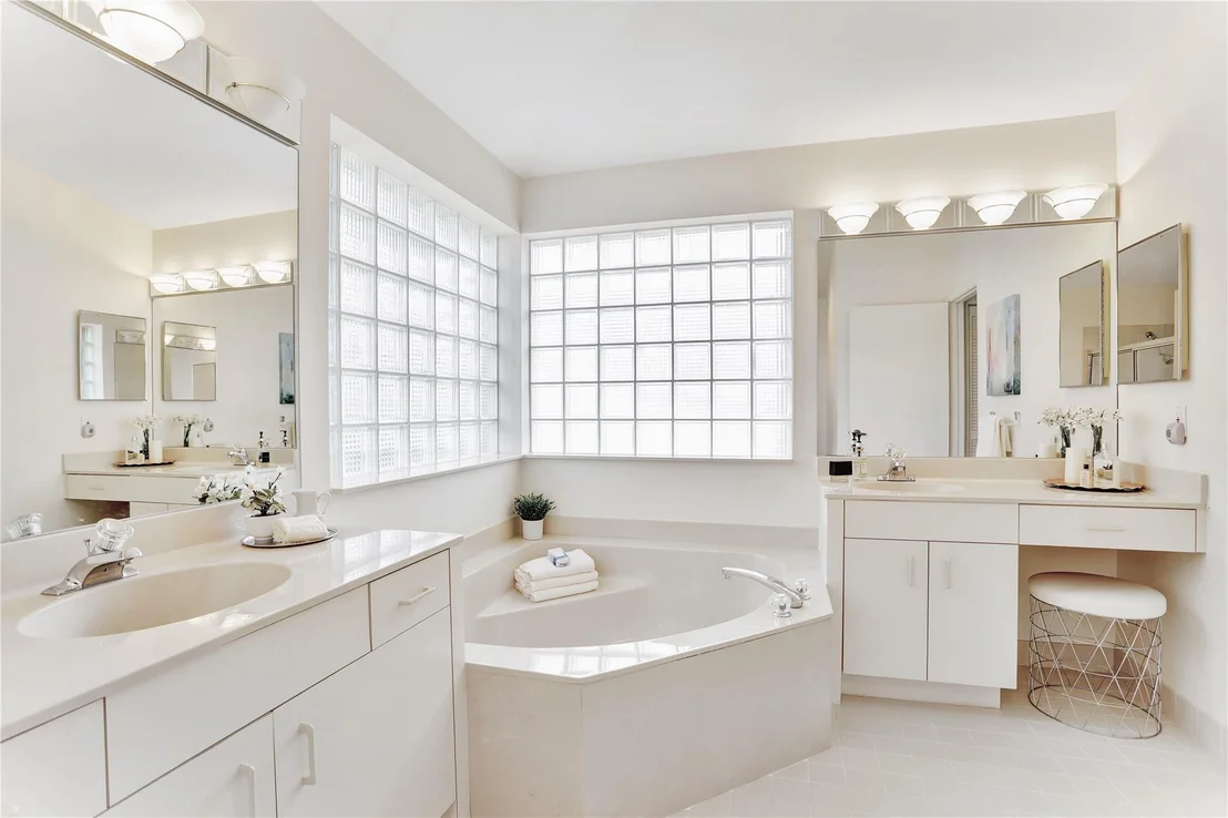 Photo of 804 Heron Road