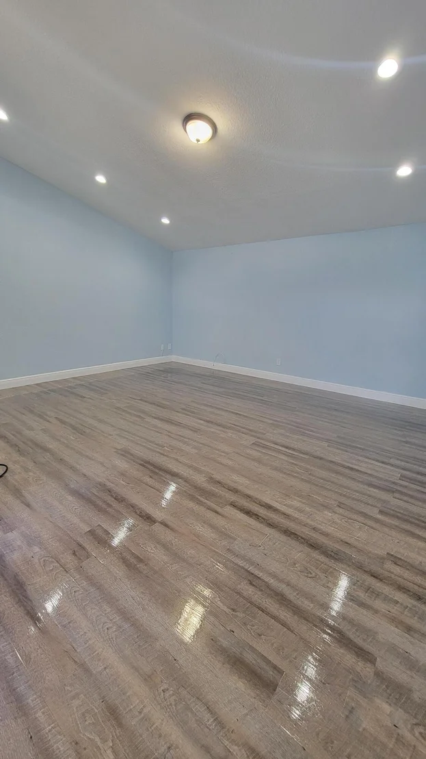 Photo of 1096 Manor Drive