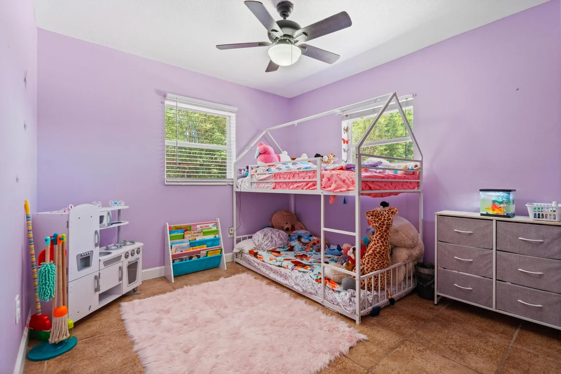 Photo of 520 SE Dolphin Drive