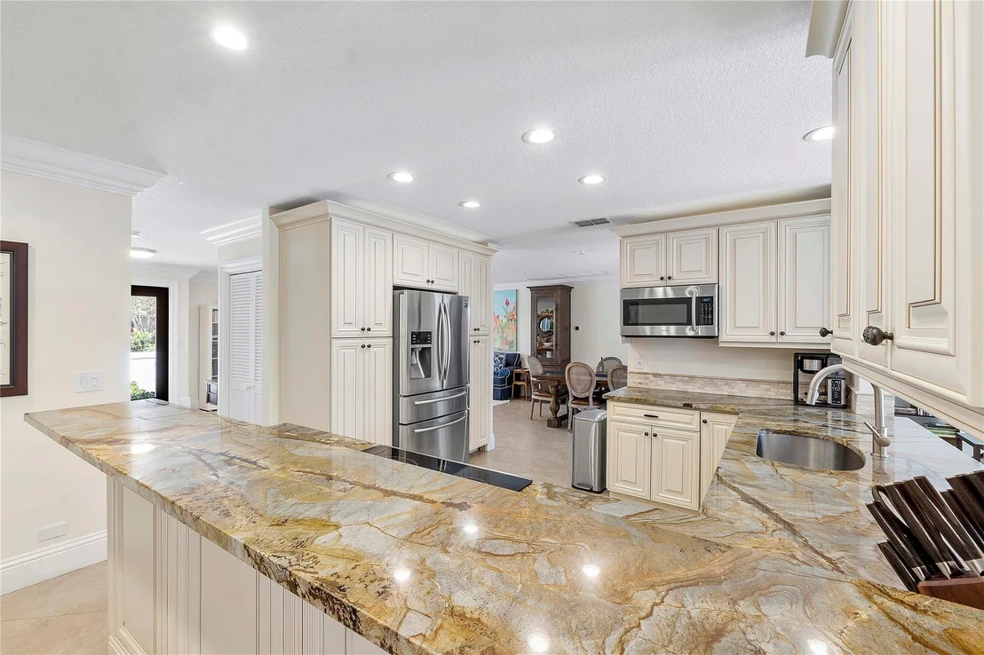 Photo of 2500 NE 46th Street