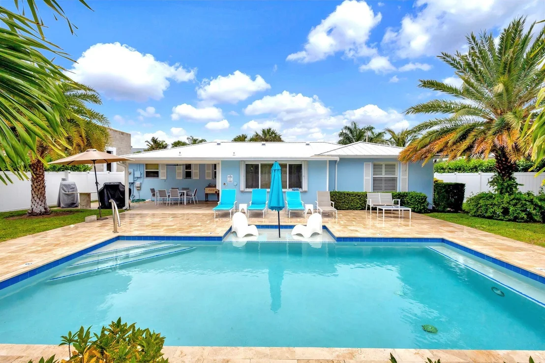 Photo of 1131 Surf Road