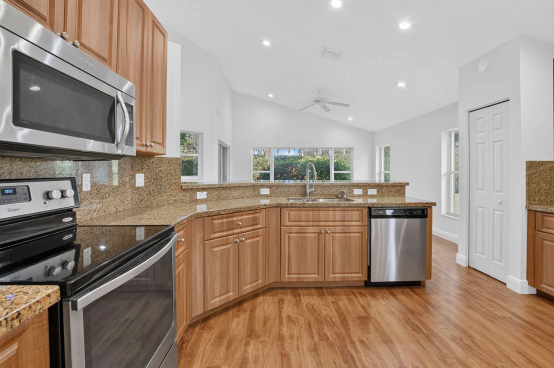 Photo of 7434 FALLS Road W