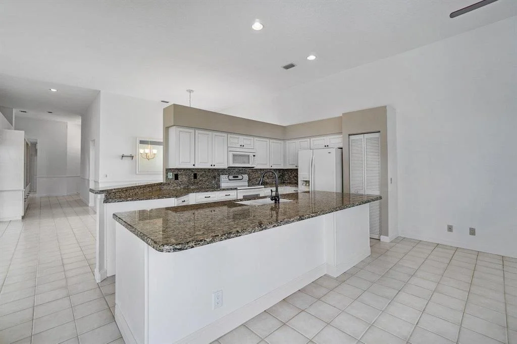 Photo of 325 Eagleton Golf Drive