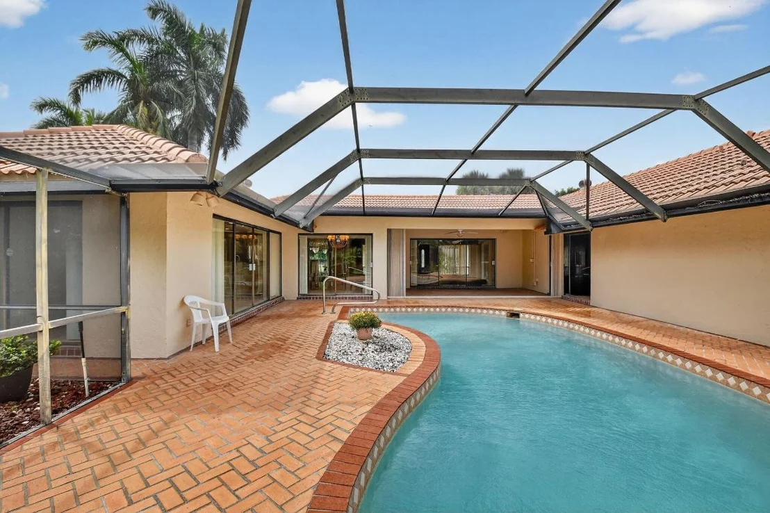 Photo of 5884 Pinebrook Drive