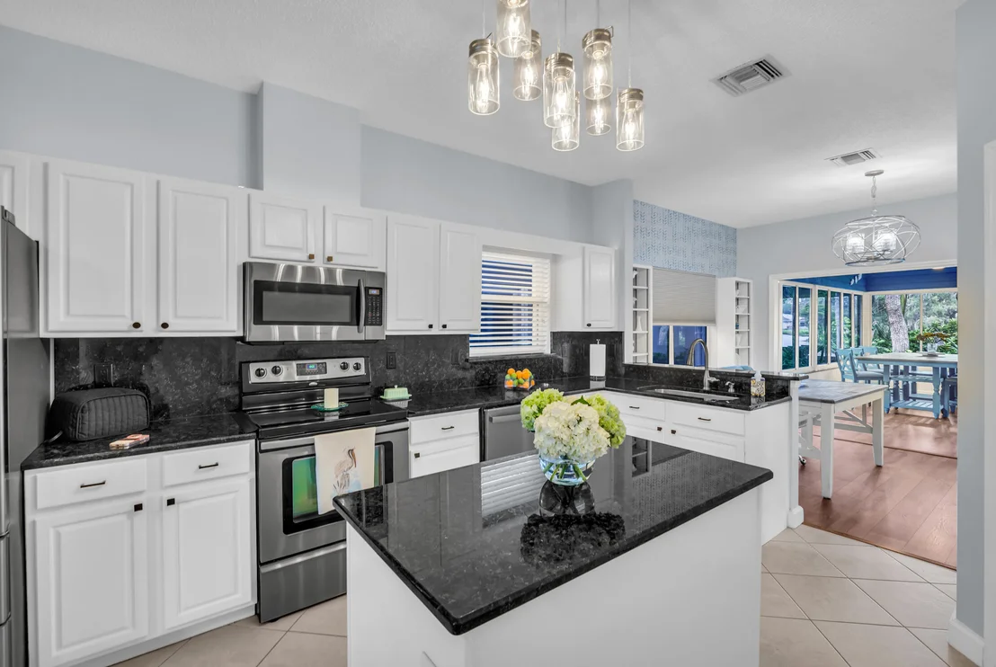 Photo of 401 Tamarind Place