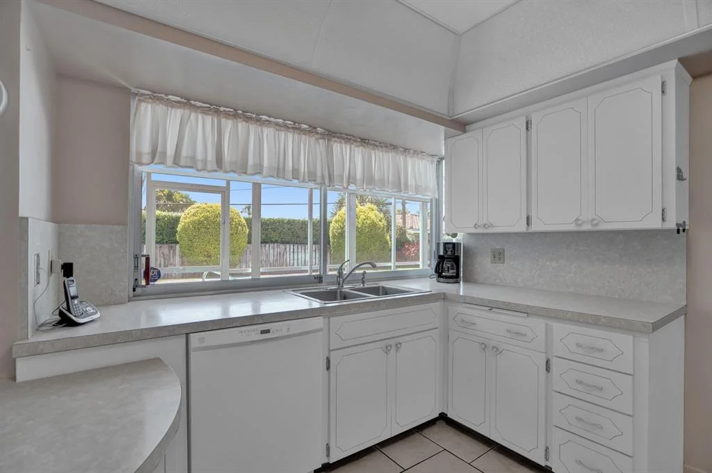 Photo of 3420 NE 26th Avenue