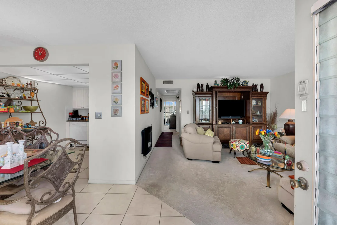 Photo of Unit D3 at 1903 Bermuda Circle