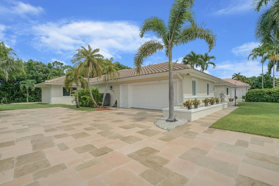Photo of 4215 Gleneagles Drive