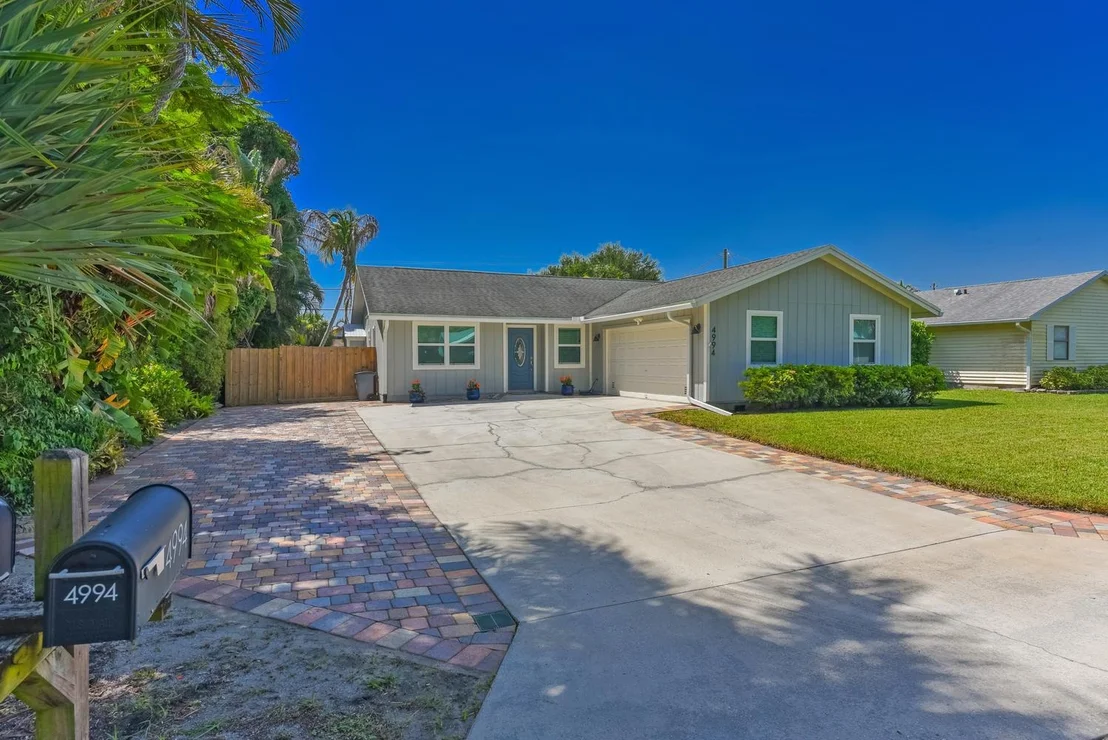Photo of 4994 SE PINE KNOLL Way