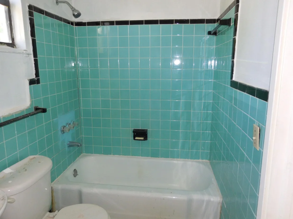 Photo of 1027 Summit Boulevard