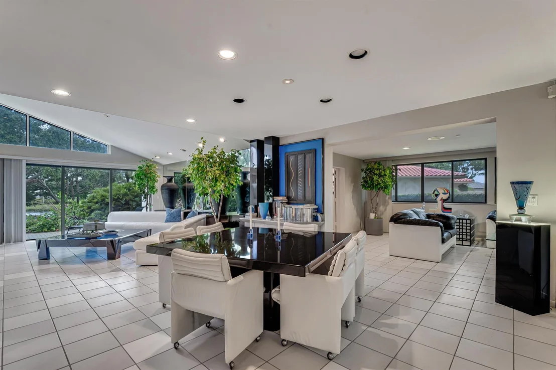 Photo of 14 Bristol Circle