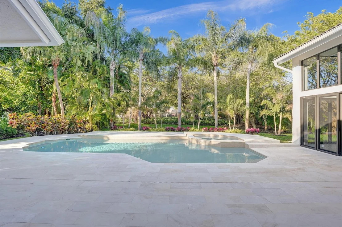 Photo of 4701 Pine Tree Drive