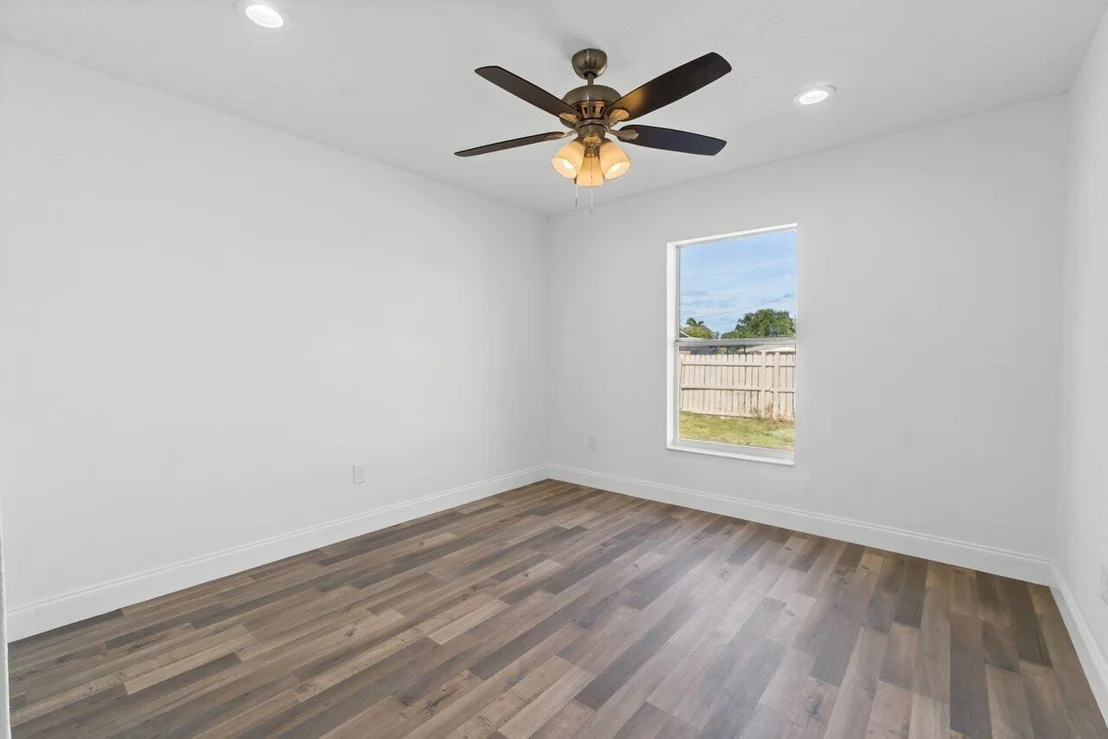 Photo of 929 SE Forrest Park Drive