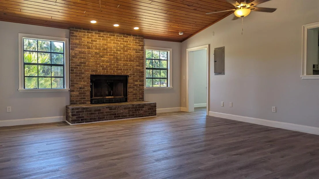 Photo of 5401 Palm Drive