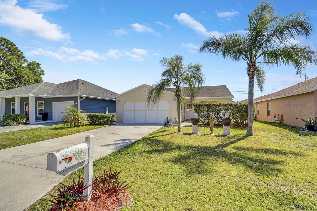 Photo of 5783 SE Mitzi Lane