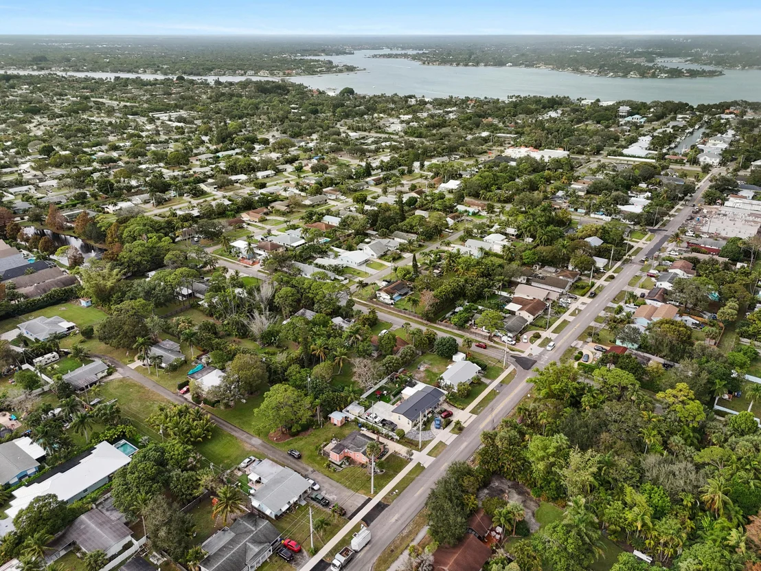 Photo of 302 N Loxahatchee Drive