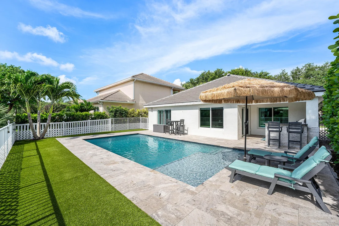 Photo of 583 Canoe Point