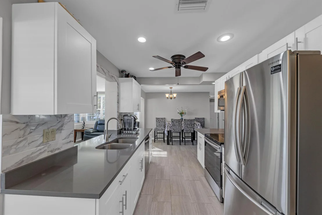 Photo of 2550 NW 2 Drive