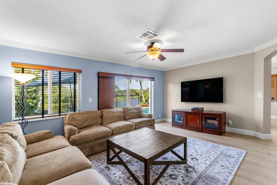 Photo of 6188 Spring Isles Boulevard