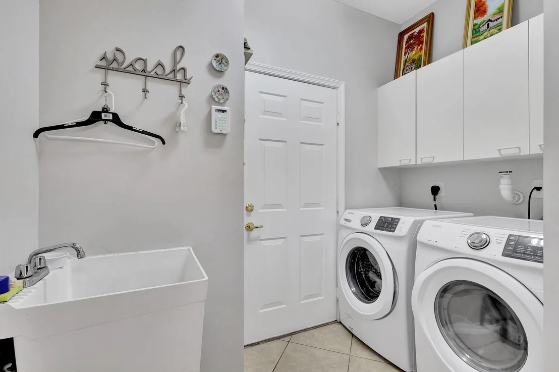 Photo of 8951 Alexandra Circle